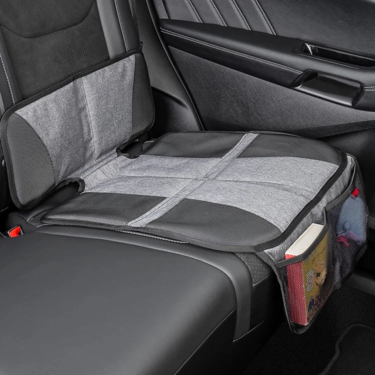 pol_pl_Mata-ochronna-pod-fotelik-ochraniacz-ISOFIX-REER-96_3.jpg