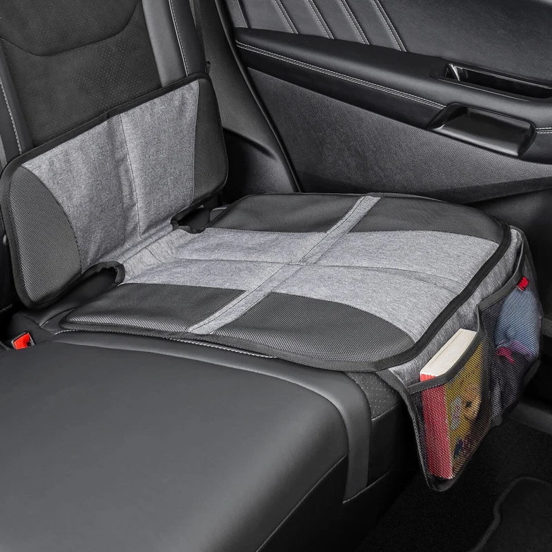 pol_pl_Mata-ochronna-pod-fotelik-ochraniacz-ISOFIX-REER-96_3.jpg