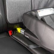 pol_pl_Mata-ochronna-pod-fotelik-ochraniacz-ISOFIX-REER-96_6.jpg
