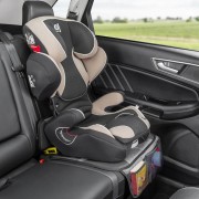 pol_pl_Mata-ochronna-pod-fotelik-ochraniacz-ISOFIX-REER-96_7.jpg