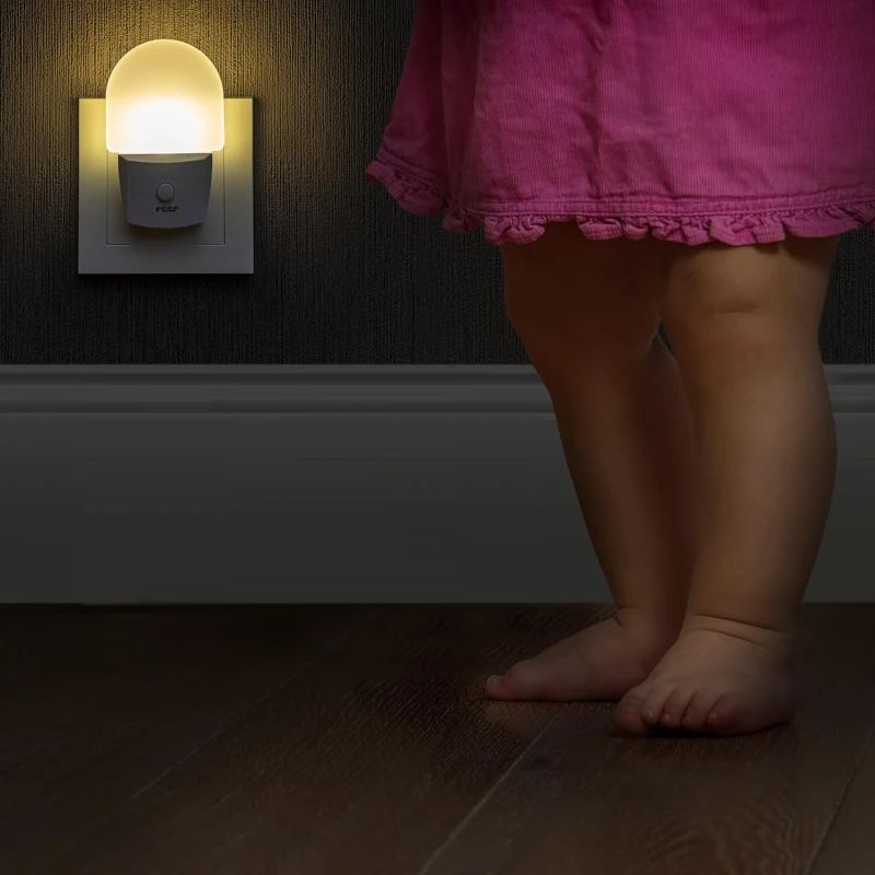 pol_pl_Lampka-nocna-NightGuide-LED-przycisk-On-Off-REER-488_10.jpg