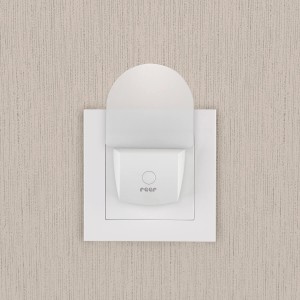pol_pl_Lampka-nocna-NightGuide-LED-przycisk-On-Off-REER-488_13.jpg